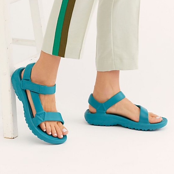 teva hurricane drift black